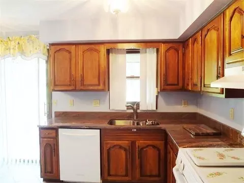 9907 Rustic Dr, De Motte, IN 46310 photo 7