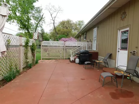 214 N True St, Griffith, IN 46319 photo 5