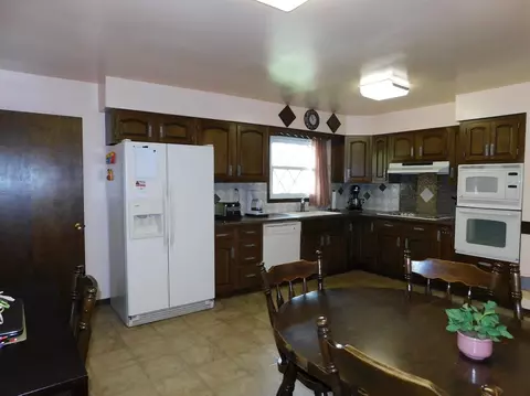 214 N True St, Griffith, IN 46319 photo 9