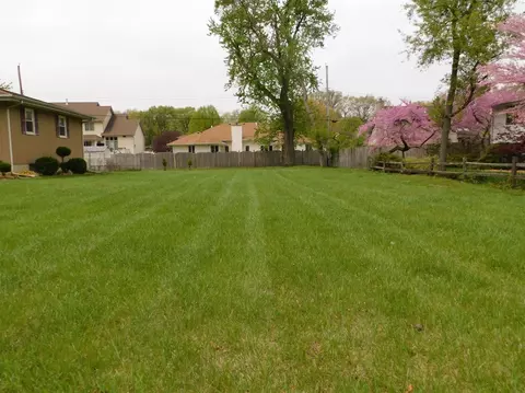 214 N True St, Griffith, IN 46319 photo 3