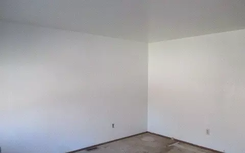 577 Colfax St, Gary, IN 46406 photo 2