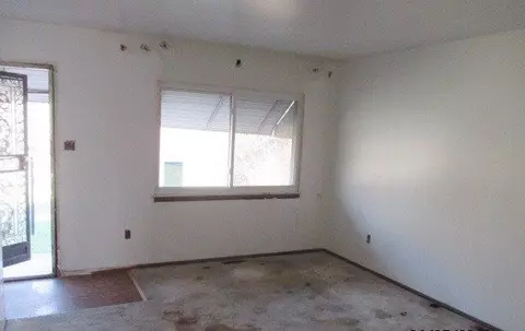 577 Colfax St, Gary, IN 46406 photo 3