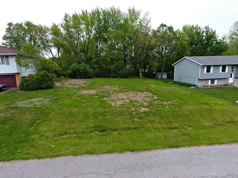 1890 Loganberry Ln, Crown Point, IN 46307 photo 4
