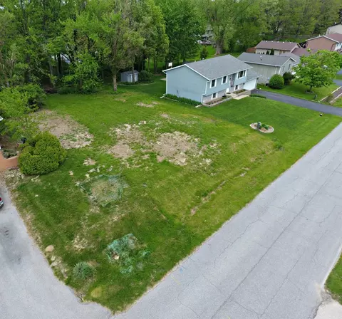 1890 Loganberry Ln, Crown Point, IN 46307 photo 2