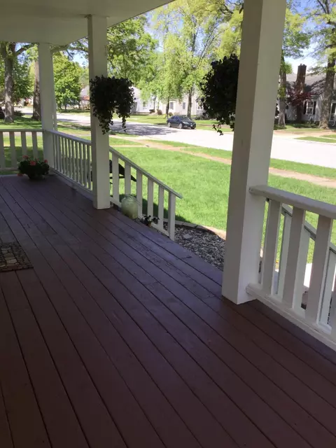 210 N Harvey St, Griffith, IN 46319 photo 5
