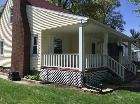 210 N Harvey St, Griffith, IN 46319 photo 2