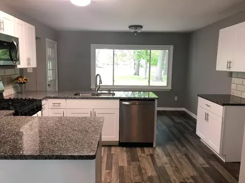990 E 40th Pl, Griffith, IN 46319 photo 8