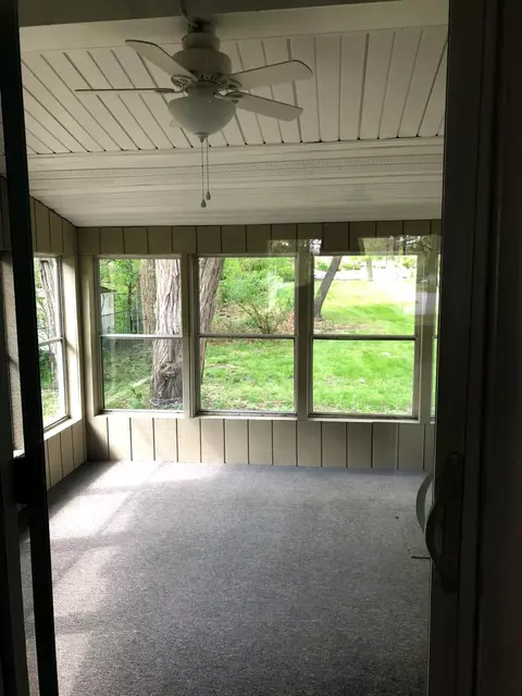 990 E 40th Pl, Griffith, IN 46319 photo 5
