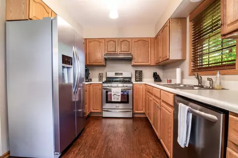 1208 Bartlett Dr, Valparaiso, IN 46383 photo 4