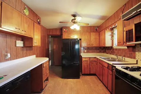 2067 Roosevelt Pl, Gary, IN 46404 photo 3