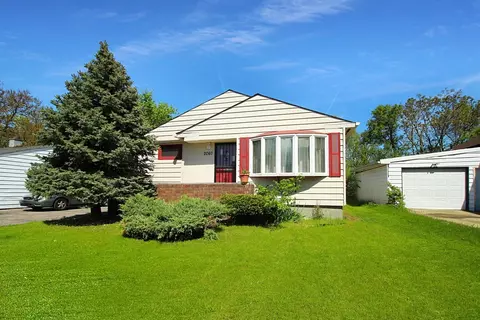 2067 Roosevelt Pl, Gary, IN 46404 photo 1