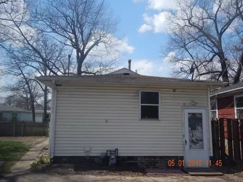 429 N Jay St, Griffith, IN 46319 photo 2