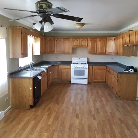 8736 Edison Ct, Crown Point, IN 46307 photo 2
