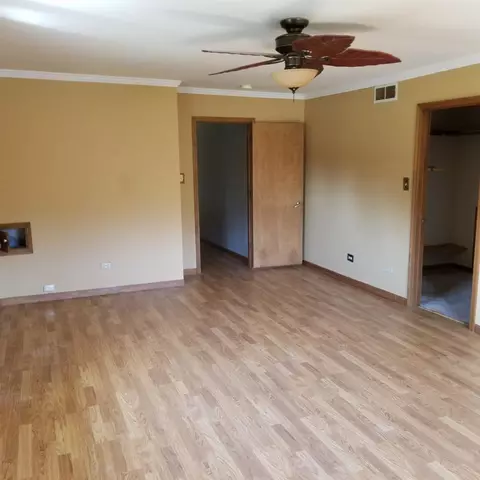 8736 Edison Ct, Crown Point, IN 46307 photo 4