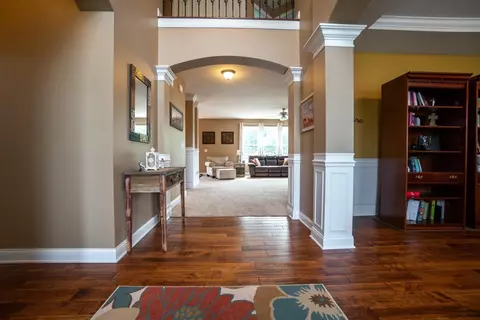 10051 Pearwood Dr, Saint John, IN 46373 photo 3