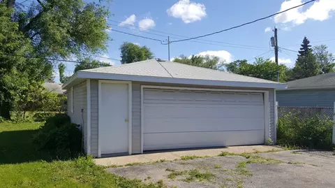 2425 Walnut Dr, Highland, IN 46322 photo 10