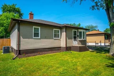 3301 Maple Dr, Highland, IN 46322 photo 1