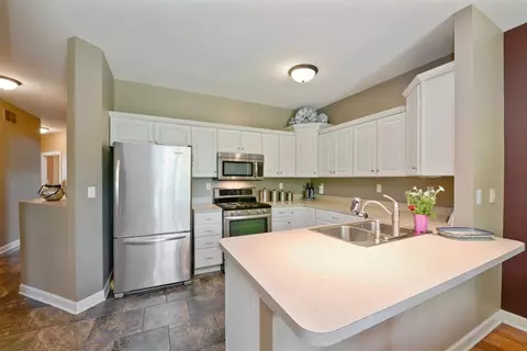10232 Sutton Pl, Munster, IN 46321 photo 4