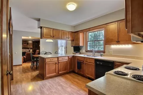 9975 Arrowhead Ln, De Motte, IN 46310 photo 8
