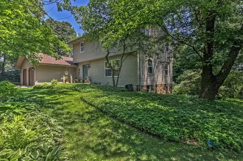 9975 Arrowhead Ln, De Motte, IN 46310 photo 3