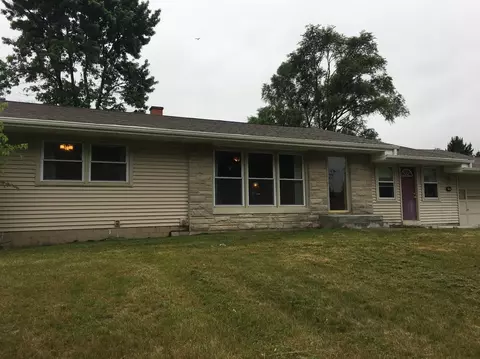 65 E Jackson St, Wheatfield, IN 46392 photo 1
