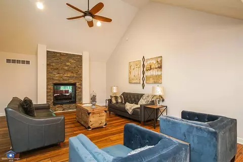 8177 Painted Leaf Dr, De Motte, IN 46310 photo 3