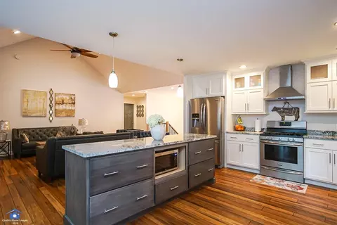 8177 Painted Leaf Dr, De Motte, IN 46310 photo 10