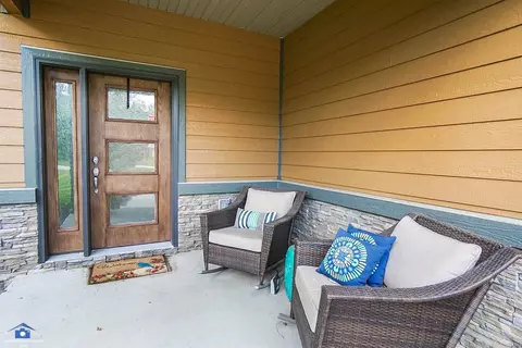 8177 Painted Leaf Dr, De Motte, IN 46310 photo 2