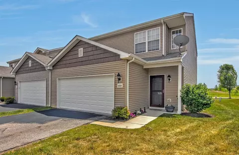 5285 Bel Aire Ln, Lowell, IN 46356 photo 1