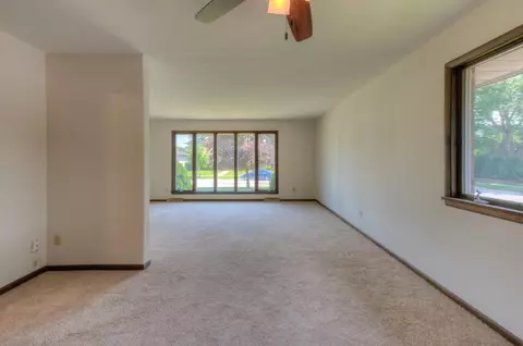 501 Cedar Ct, Munster, IN 46321 photo 4