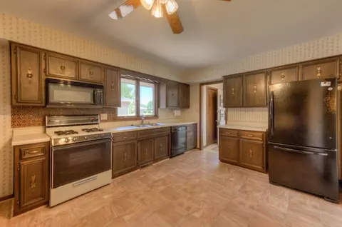 501 Cedar Ct, Munster, IN 46321 photo 2