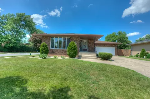 501 Cedar Ct, Munster, IN 46321 photo 1