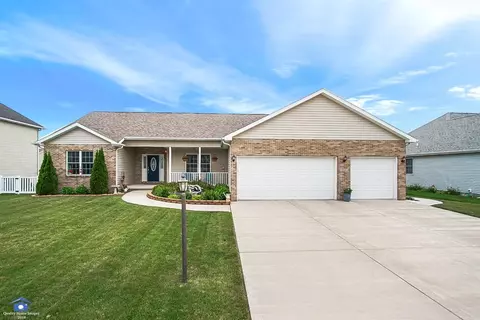 744 Coach Light Ln, Lowell, IN 46356 photo 1