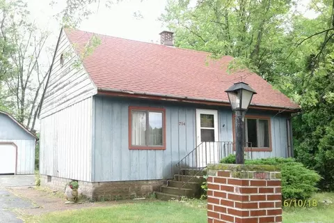 714 S Broad St, Griffith, IN 46319 photo 2
