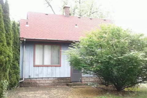 714 S Broad St, Griffith, IN 46319 photo 4