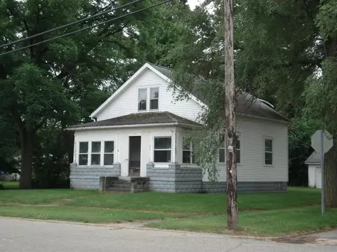 302 E Mound St, Knox, IN 46534 photo 1