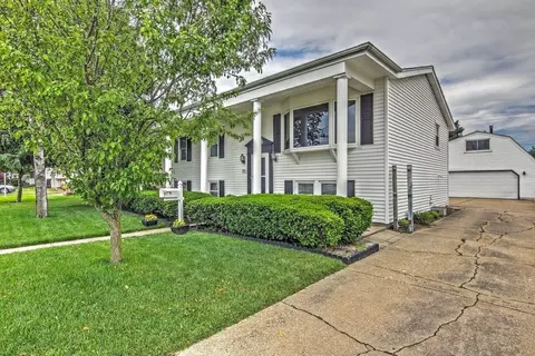 924 W Pine St, Griffith, IN 46319 photo 2