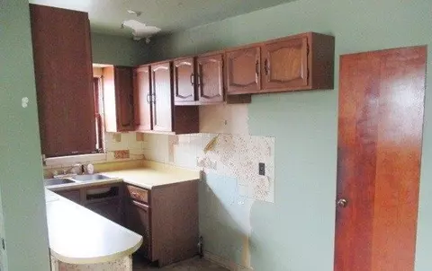 1140 Marshall St, Gary, IN 46404 photo 4