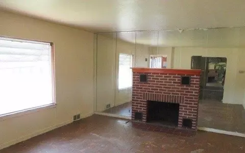 1140 Marshall St, Gary, IN 46404 photo 2
