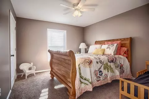 112 Juniper St, De Motte, IN 46310 photo 8
