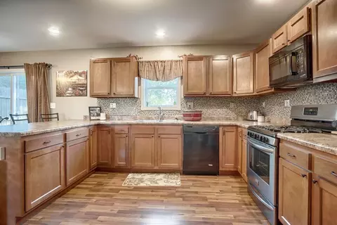 112 Juniper St, De Motte, IN 46310 photo 3