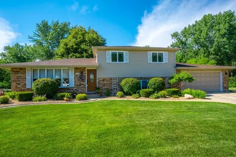 641 Hillside Dr, Dyer, IN 46311 photo 1