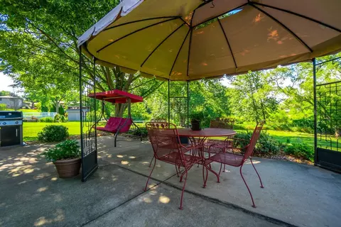 641 Hillside Dr, Dyer, IN 46311 photo 2