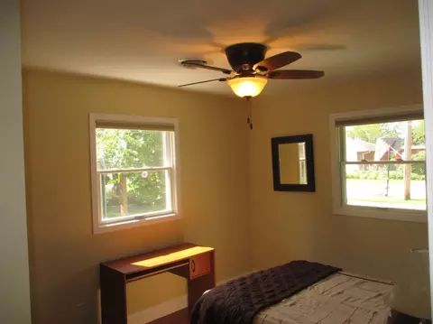 611 W Oak Pl, Griffith, IN 46319 photo 9
