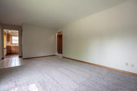 440 N Dwiggins St, Griffith, IN 46319 photo 6