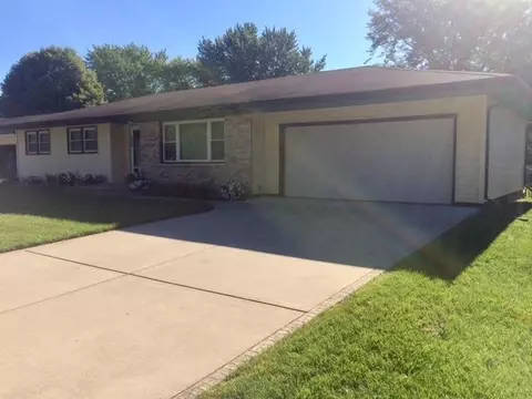 930 Maxwell Ct, Crown Point, IN 46307 photo 2