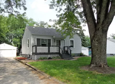 212 Maple St, Crown Point, IN 46307 photo 2