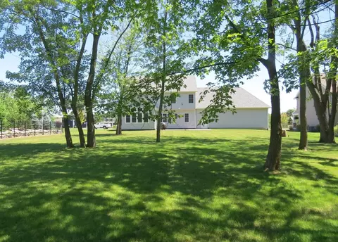 1915 S Feather Rock Dr, Crown Point, IN 46307 photo 9