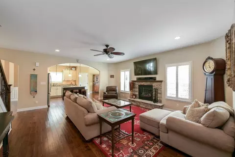 840 E Shakespeare Dr, Valparaiso, IN 46383 photo 8