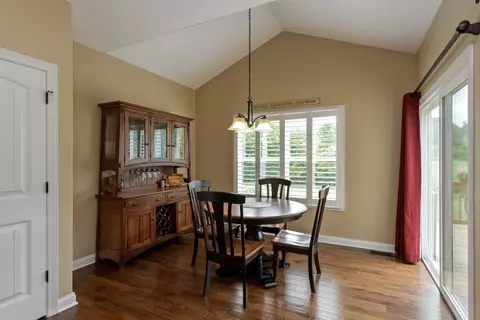 840 E Shakespeare Dr, Valparaiso, IN 46383 photo 4